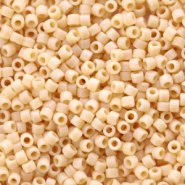 Perline Miyuki Delica 11/0 Opaque pear yellow DB-1131