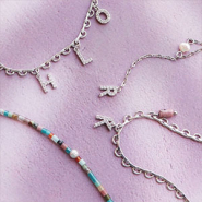 Set di ispirazione Crea bracciali e collane con ciondoli in ottone TQ