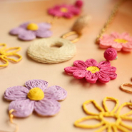 Novità Acquista ora nuovi pendenti e componenti in rafia