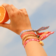 Set di ispirazione Crea gioielli estivi con nastri testo