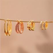 Set di ispirazione Dai colore e forma alla tua linea con gli orecchini in acciaio inossidabile