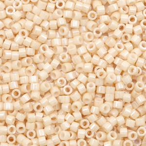 Perline Miyuki Delica 11/0 Ceylon antique beige DB-204