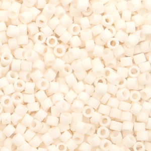 Perline Miyuki Delica 11/0 Opaque matte bisque white DB-1510