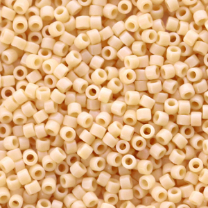 Perline Miyuki Delica 11/0 Opaque pear yellow DB-1131