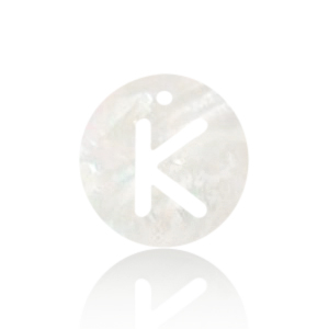 Pendenti di conchiglia prodotti speciali lettera K bianco (colore naturale)