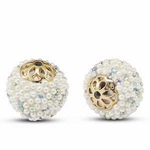 Perline in stile boh&eacute;mien glitterato bianco cashmere