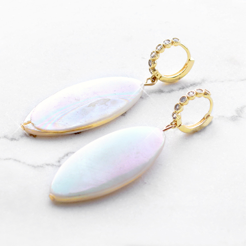 Ecco come creare i bijoux pi&ugrave; belli e alla moda con perline di conchigl