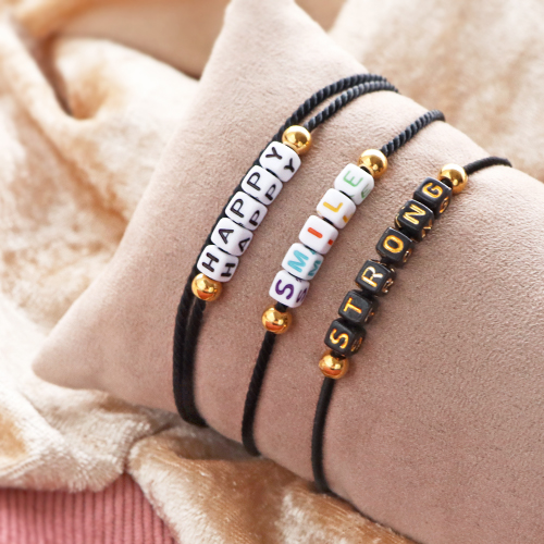 Libera la tua creativit&agrave; con le nostre nuove perline alfabeto in acrilico e le perline in ceramica: 