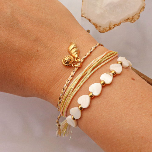 Mettiti all&rsquo;opera e crea braccialetti alla moda