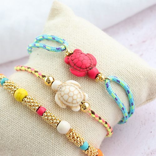 Ecco come realizzare gioielli da spiaggia con perline in pietra naturale