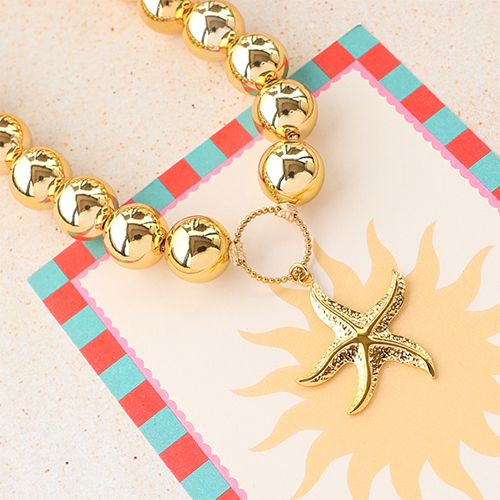 Tempo di ispirazione con orecchini e ciondoli in acciaio inox