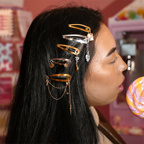 Momento di ispirazione con accessori capelli