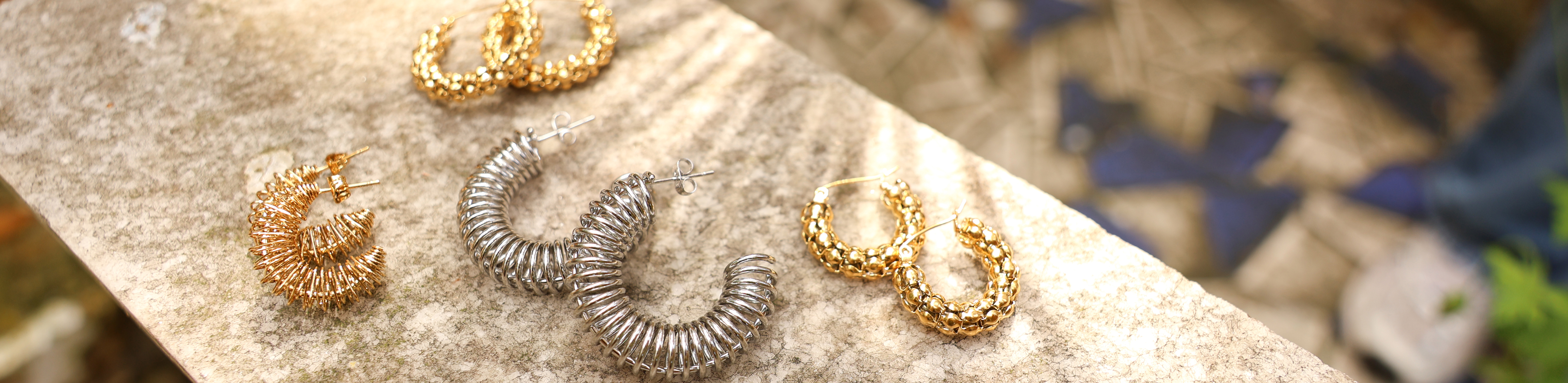 Acquista i nuovi orecchini in acciaio inossidabile Acquista i nuovi orecchini in acciaio inossidabile