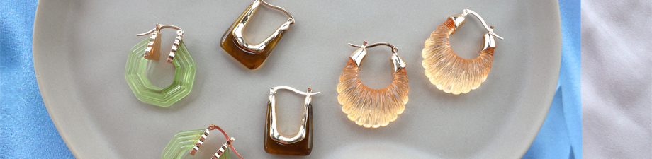 Orecchini in resina colorati in diverse forme Orecchini in resina colorati in diverse forme