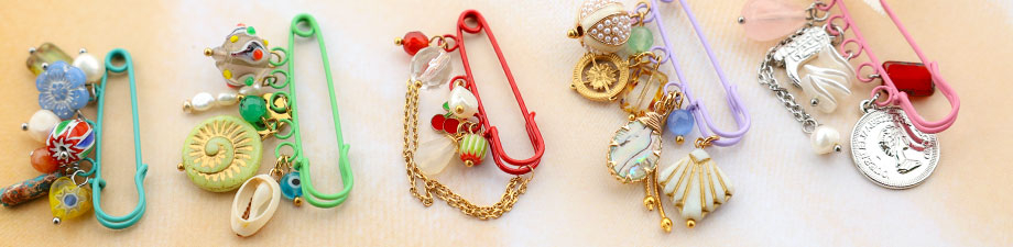 Nuova collezione di spille decorative con occhielli Nuova collezione di spille decorative con occhielli