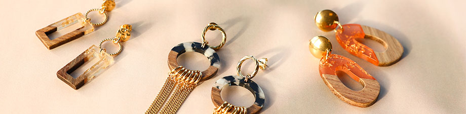 Wow! Splendidi ciondoli in legno con resina Wow! Splendidi ciondoli in legno con resina